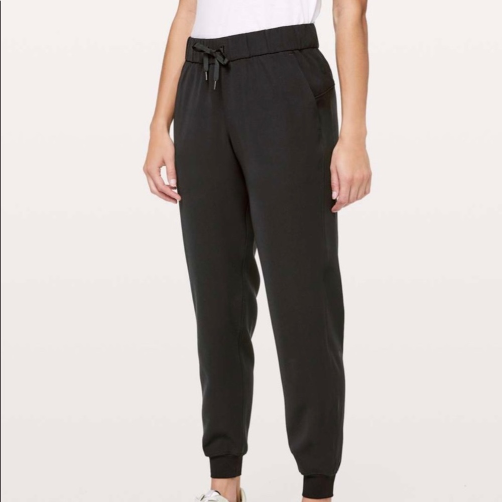 lulu lemon on the fly joggers